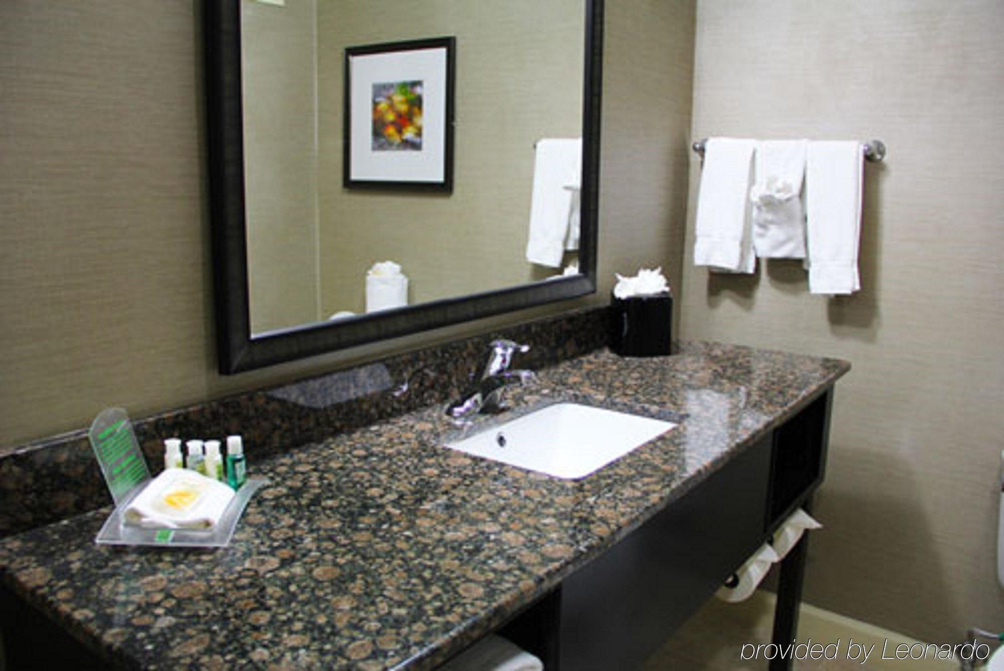 Holiday Inn Charlotte University By Ihg Exteriér fotografie