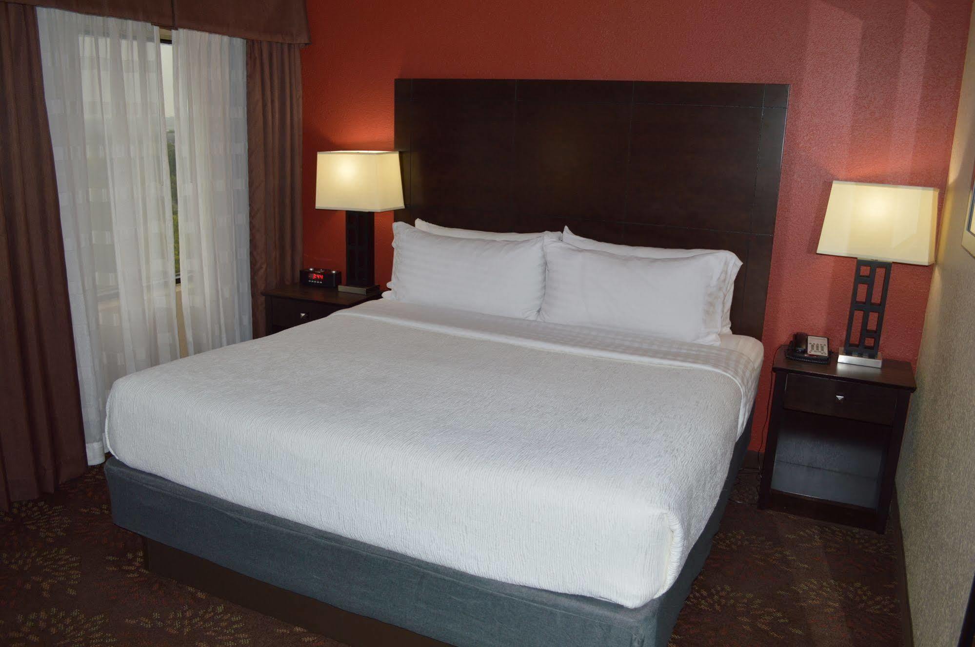 Holiday Inn Charlotte University By Ihg Exteriér fotografie