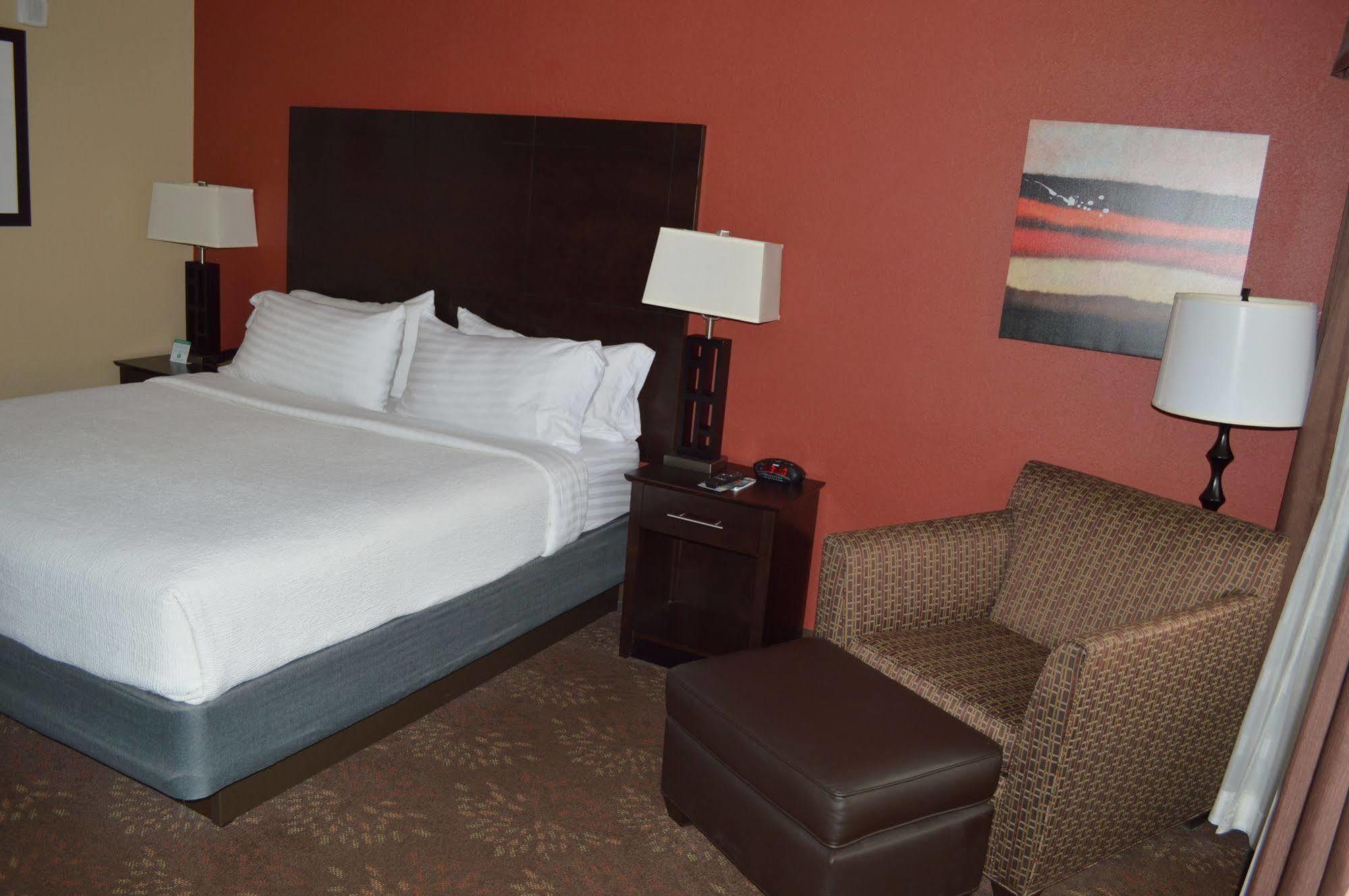 Holiday Inn Charlotte University By Ihg Exteriér fotografie